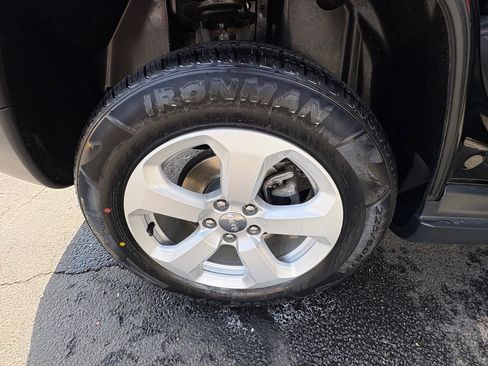 Used 2019 Jeep Compass Latitude image 19