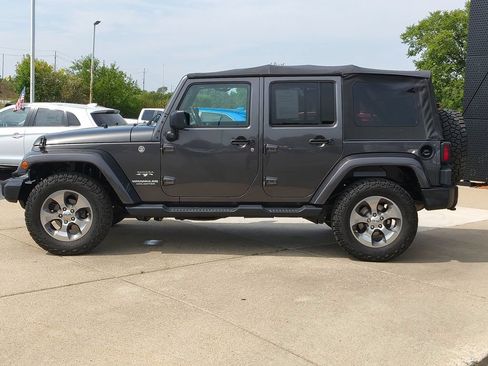 Used 2016 Jeep Wrangler Unlimited Sahara w/ Max Tow Package AWD/4WD image 17