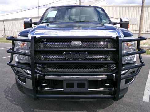 Used 2016 Ford F250 Lariat w/ Chrome Package image 4