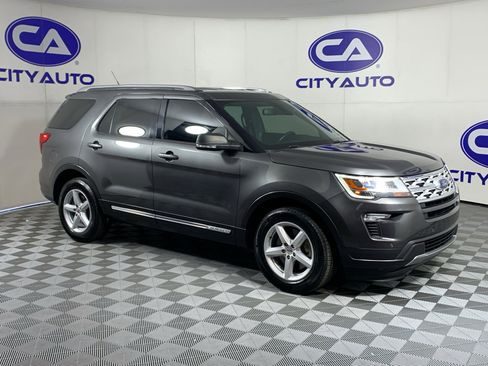 Used 2019 Ford Explorer XLT w/ Equipment Group 202A FWD image 1