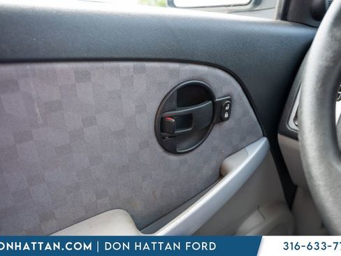 Used 2009 Chevrolet Equinox LS FWD image 14