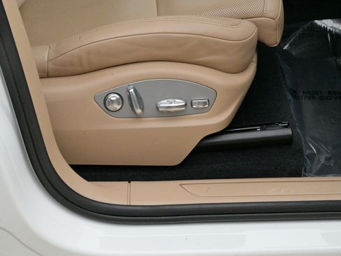 Used 2020 Porsche Macan image 53