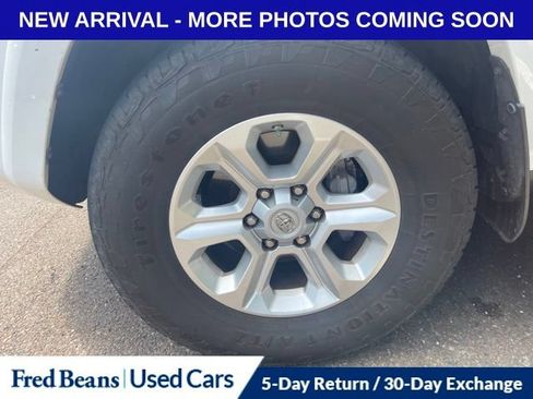 Used 2016 Toyota 4Runner SR5 AWD/4WD image 14