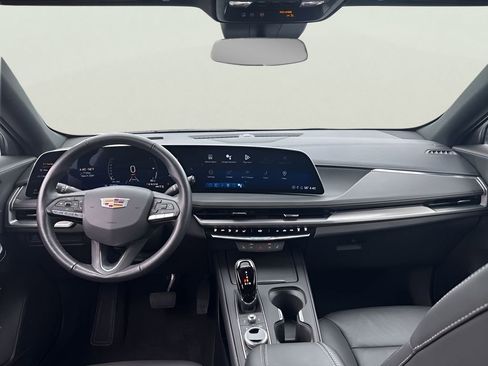 Certified 2024 Cadillac XT4 Luxury w/ Cold Weather Package image 17