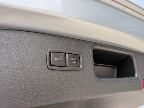 Used 2020 Porsche Macan AWD/4WD image 40