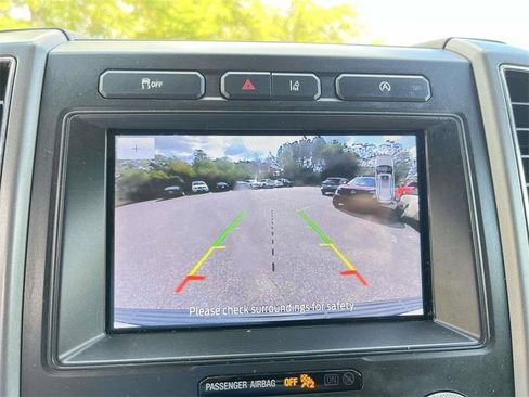 Used 2021 Ford Expedition XLT image 18