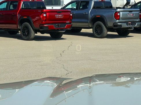 New 2026 GMC Sierra 1500 AT4 w/ AT4 Premium Package image 18