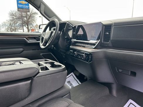 Used 2025 Chevrolet Silverado 1500 LT image 9