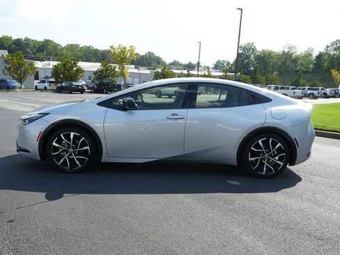Used 2026 Toyota Prius Plug-In Hybrid FWD image 4