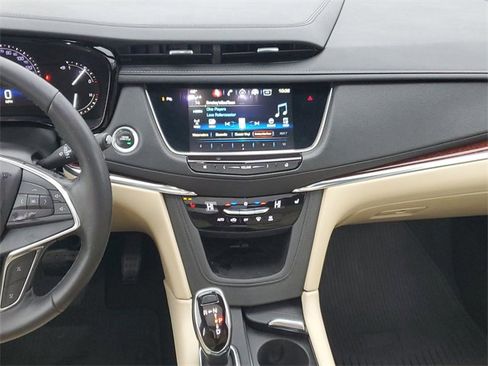 Used 2019 Cadillac XT5 Luxury image 14