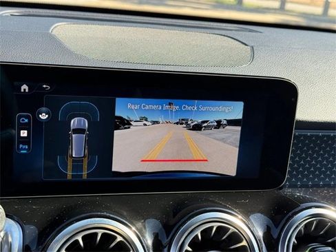 Certified 2025 Mercedes-Benz GLB 250 4MATIC image 22