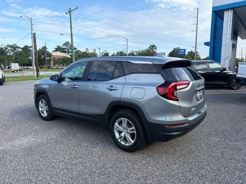 Used 2024 GMC Terrain SLE FWD image 7