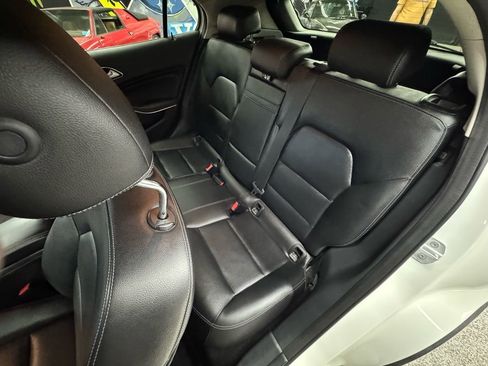 Used 2017 Mercedes-Benz GLA 250 4MATIC image 14