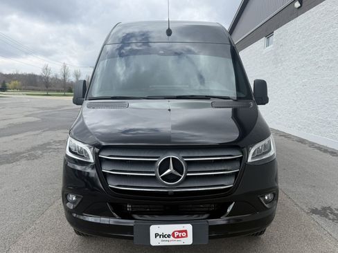 Used 2023 Mercedes-Benz Sprinter 2500 image 2
