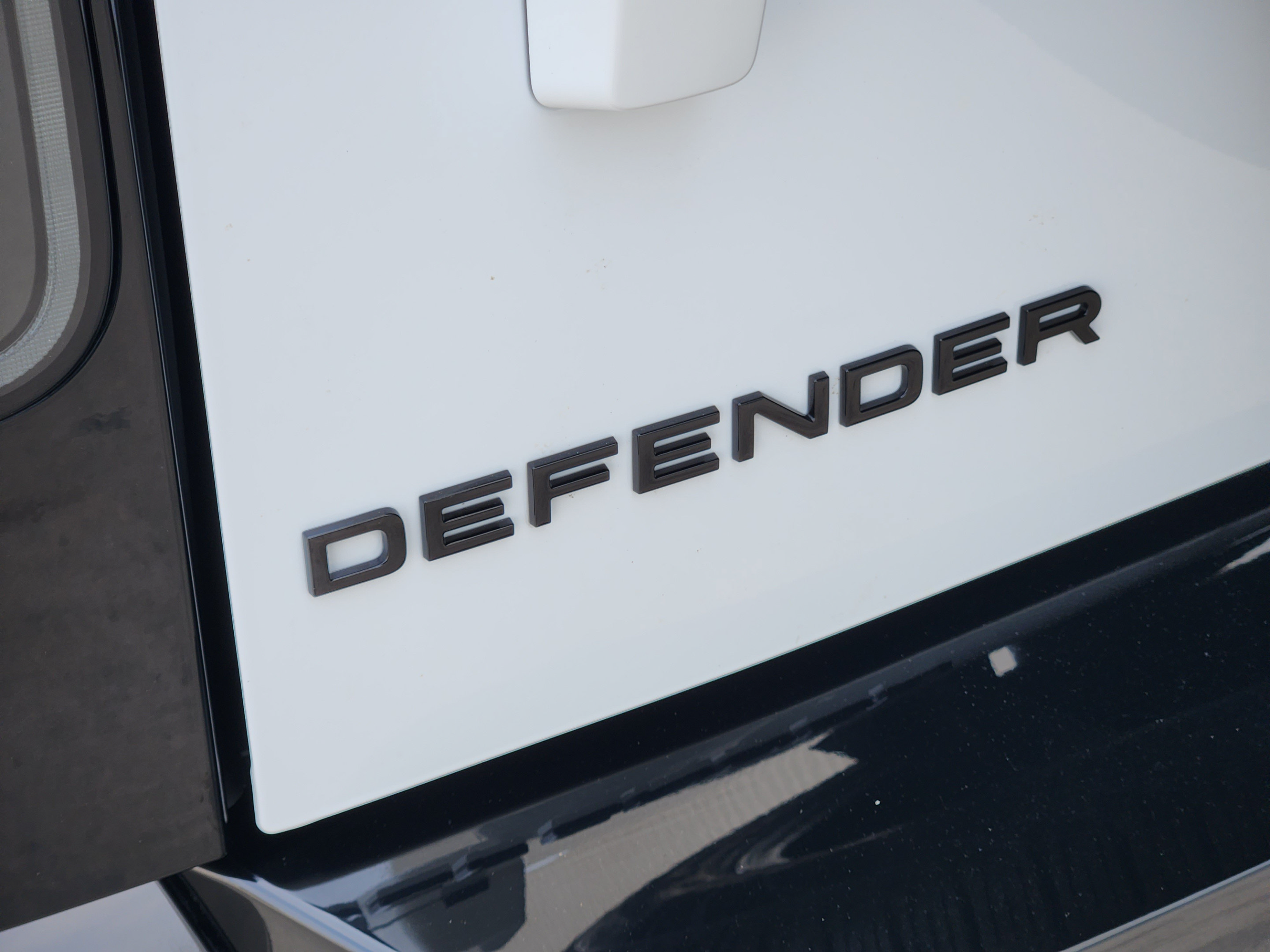 New 2026 Land Rover Defender 110 X-Dynamic SE AWD/4WD image 31