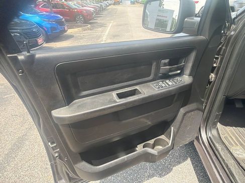 Used 2019 RAM 1500 Express AWD/4WD image 12