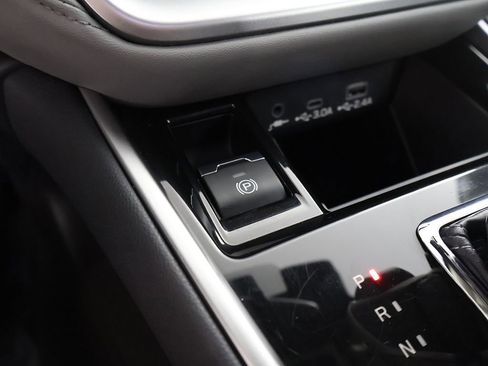 Used 2023 Subaru Outback Premium image 43