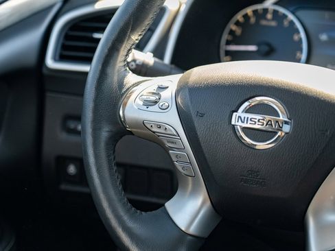 Used 2018 Nissan Murano SV image 19