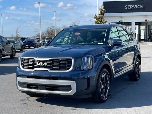 New 2025 Kia Telluride S image 3
