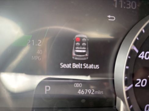 Used 2022 Toyota Highlander Limited FWD image 26