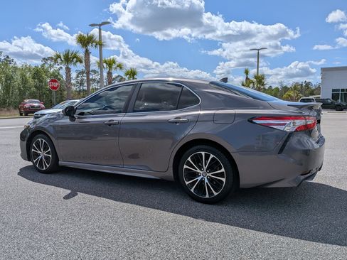 Used 2020 Toyota Camry SE w/ Convenience Package image 6