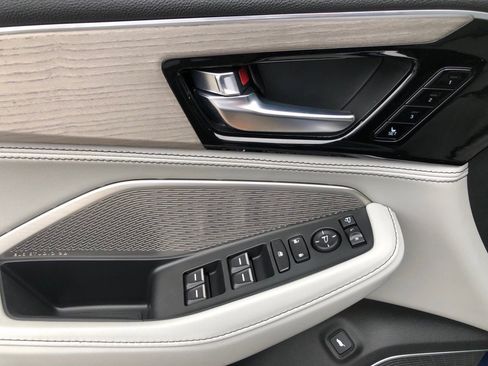 Used 2023 Acura MDX SH-AWD w/ Advance Package image 12