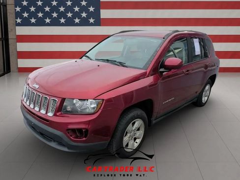 Used 2017 Jeep Compass Latitude FWD image 15