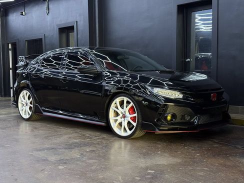 Used 2017 Honda Civic Type R image 11