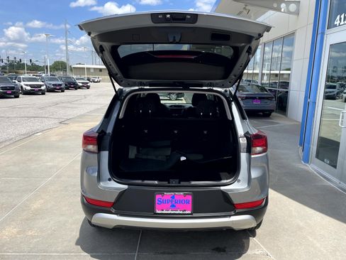 Used 2023 Chevrolet TrailBlazer LT FWD image 8