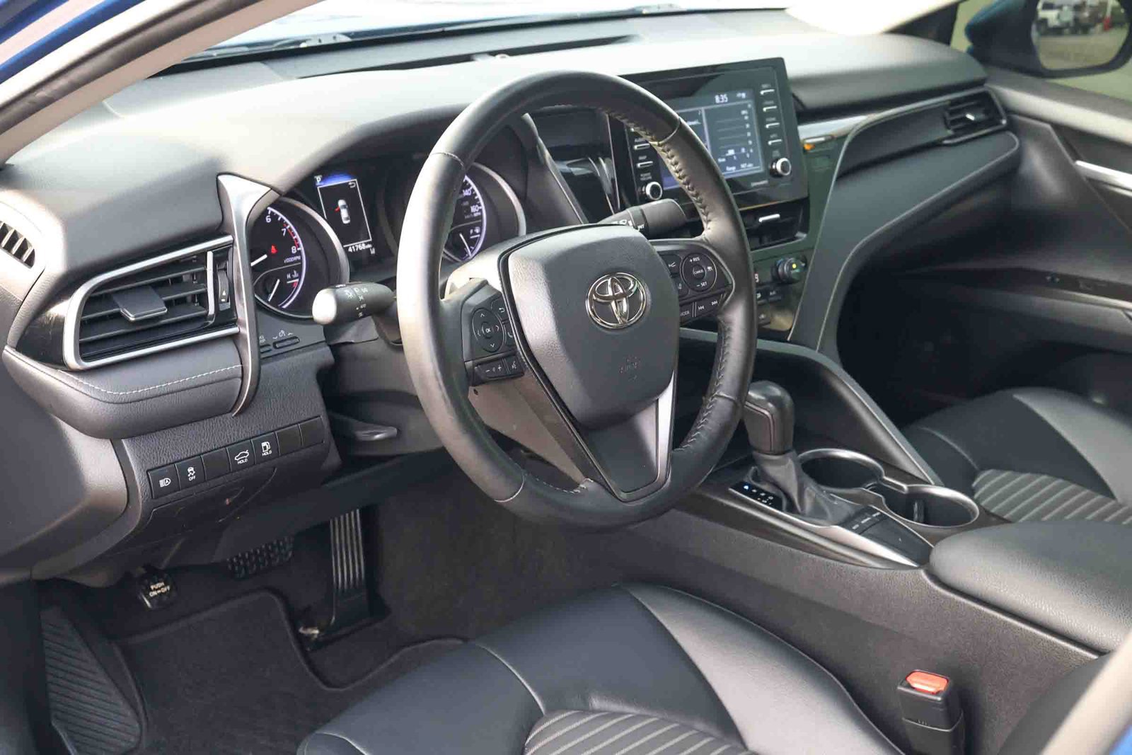 Used 2024 Toyota Camry SE FWD image 12
