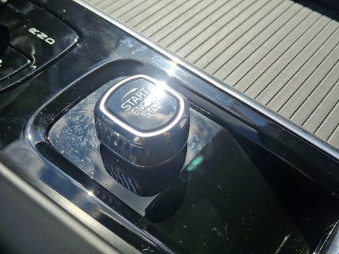 Certified 2024 Volvo XC60 B5 Core image 23