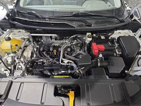 Used 2021 Nissan Rogue SV image 41