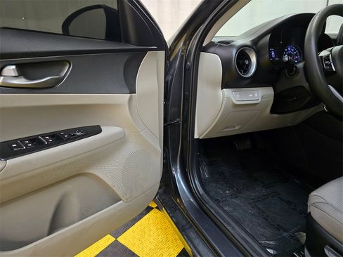 Used 2019 Kia Forte LXS image 20
