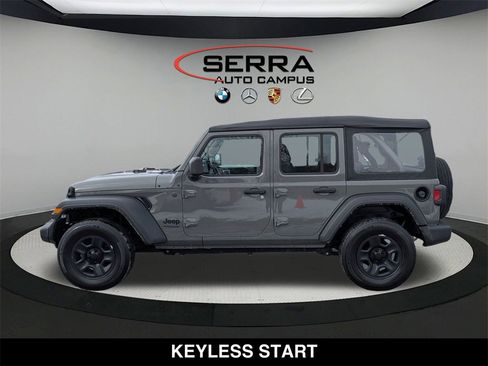 Used 2022 Jeep Wrangler Unlimited Sport image 16
