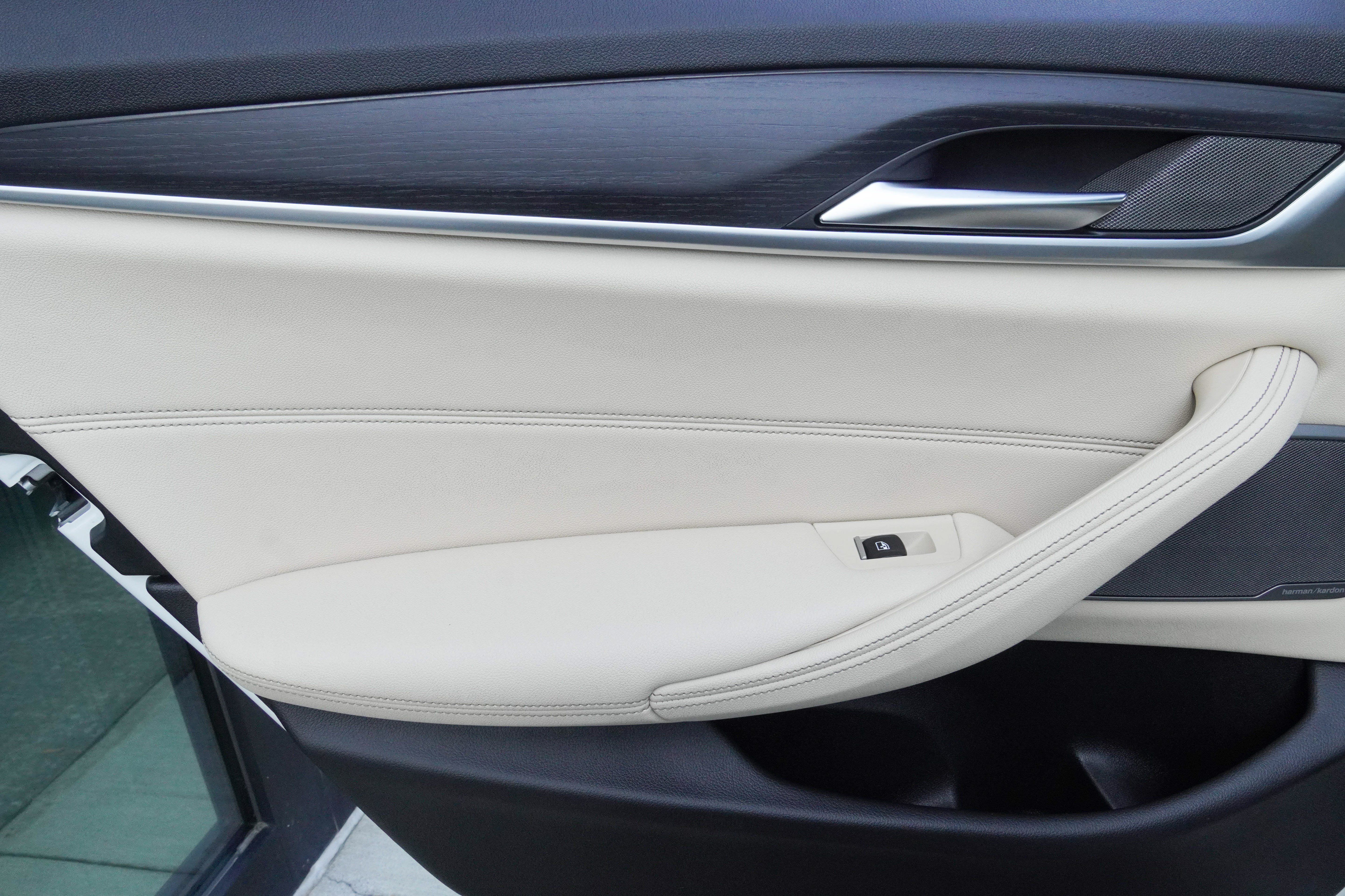 Used 2023 BMW 530i w/ Premium Package RWD image 32