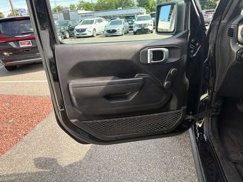 Used 2022 Jeep Wrangler Unlimited Sport AWD/4WD image 11