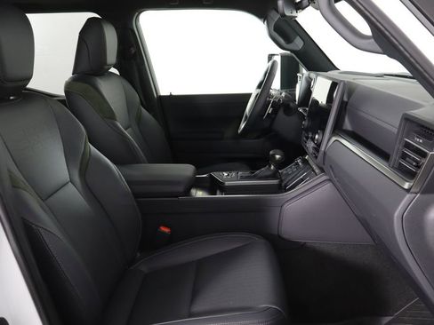 Used 2026 Lexus GX 550 image 18