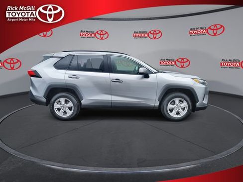 Used 2025 Toyota RAV4 XLE FWD image 9