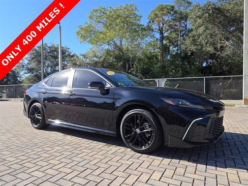 Used 2026 Toyota Camry SE image 1