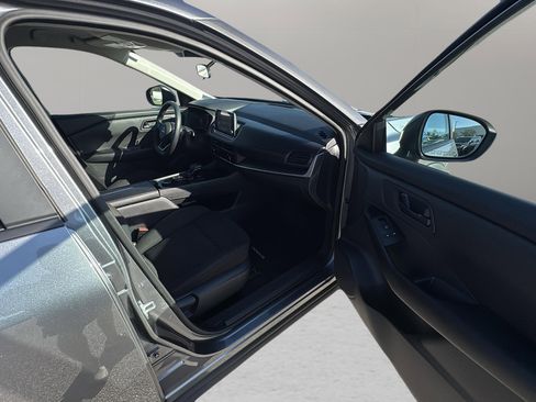 Used 2024 Nissan Rogue S image 16