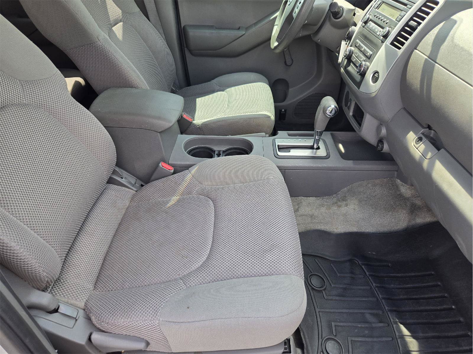 Used 2014 Nissan Frontier S RWD image 13