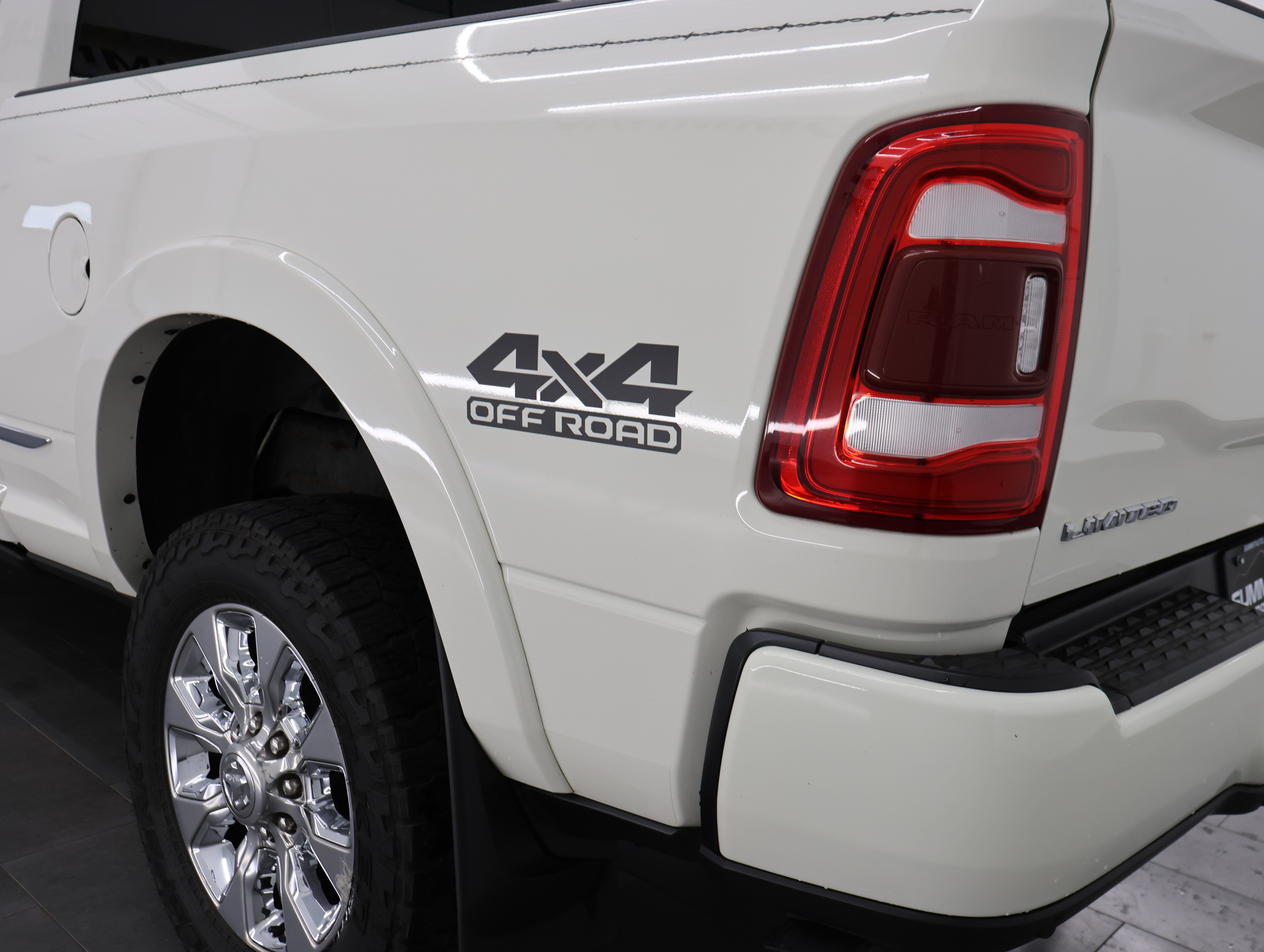 Used 2019 RAM 2500 Limited AWD/4WD image 36