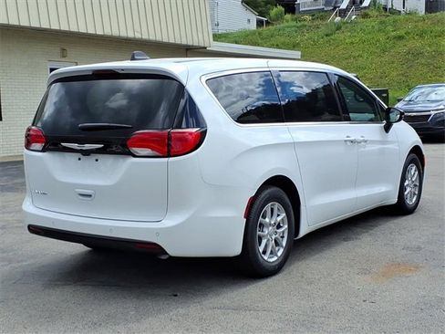 New 2026 Chrysler Voyager LX image 6