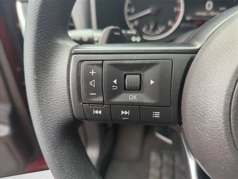 Used 2023 Nissan Rogue S FWD image 11