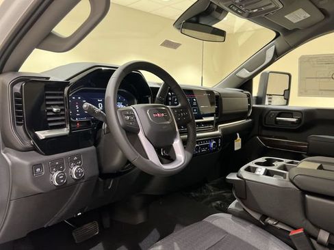 New 2026 GMC Sierra 3500 SLE w/ SLE Convenience Package AWD/4WD image 9