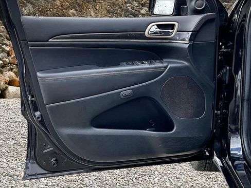 Used 2014 Jeep Grand Cherokee Overland image 20