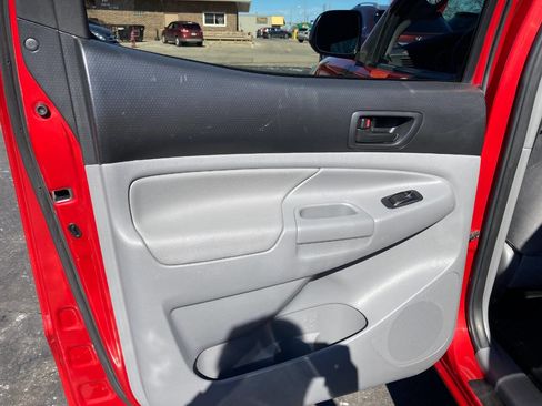 Used 2013 Toyota Tacoma V6 4x4 4dr Double Cab 5.0 ft S image 26