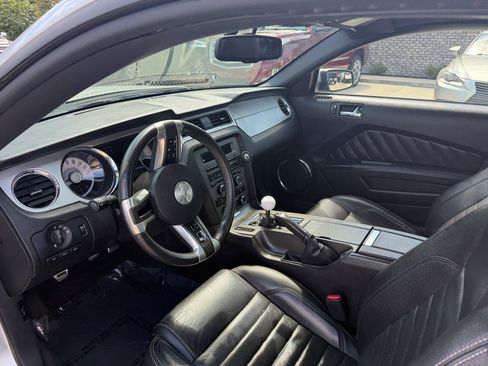 Used 2011 Ford Mustang GT Premium w/ GT Coupe Accessory Pkg 1 RWD image 10