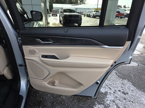 Used 2021 Jeep Grand Cherokee L Limited w/ Luxury Tech Group II image 56