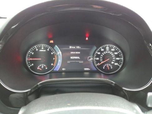 Certified 2023 Kia Seltos SX w/ SX Sunroof Package image 15